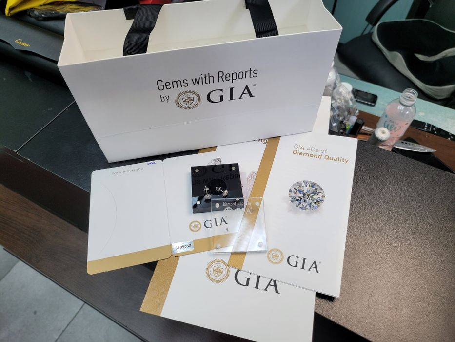 Диаманти обеци 2× 0.5 кт. Общо 1 карат