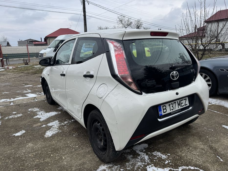 Toyota Aygo 2016 1.0 benzina usor avariat 1900 Euro+TVA RATE FiXE