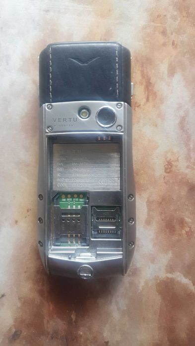 Vertu Ascent Ti  оригинален в идеално състояние