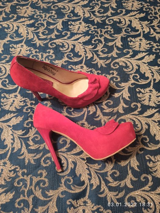 Продам новые туфли