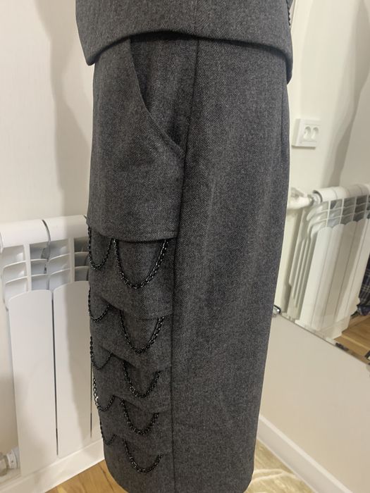 Костюм офисный, шерстяной.