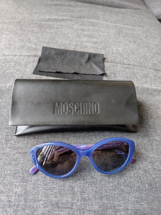 Дамски слънчеви очила love moschino