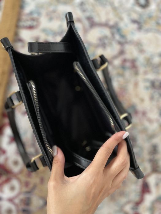 Сумка “Coach” в отличном состояний,очень вместительная