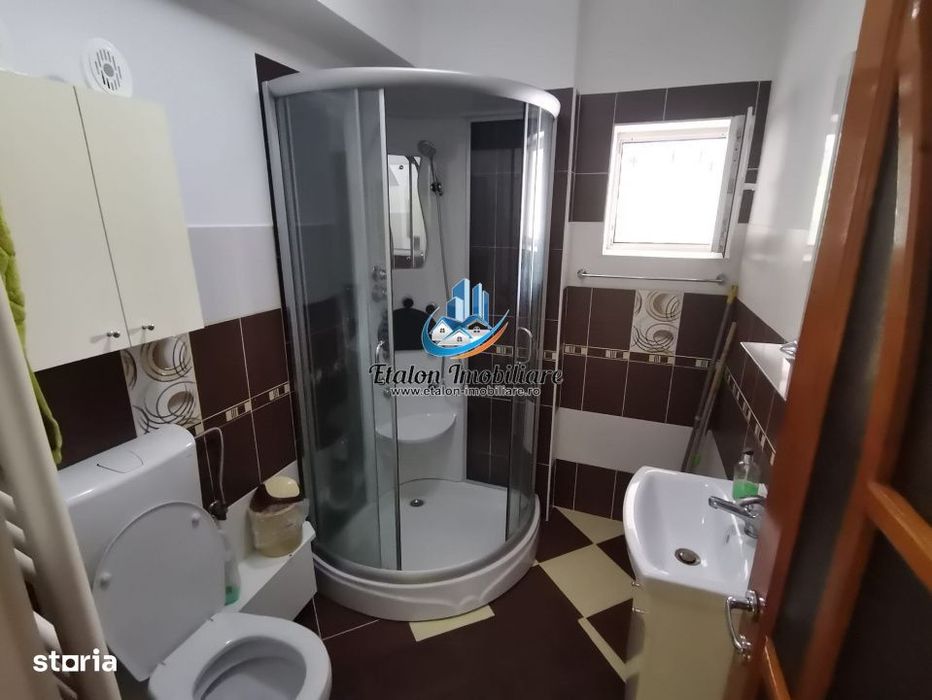 Apartament 4 camere 120 mp utili + boxa 12 mp Calea Romanului - Bloc