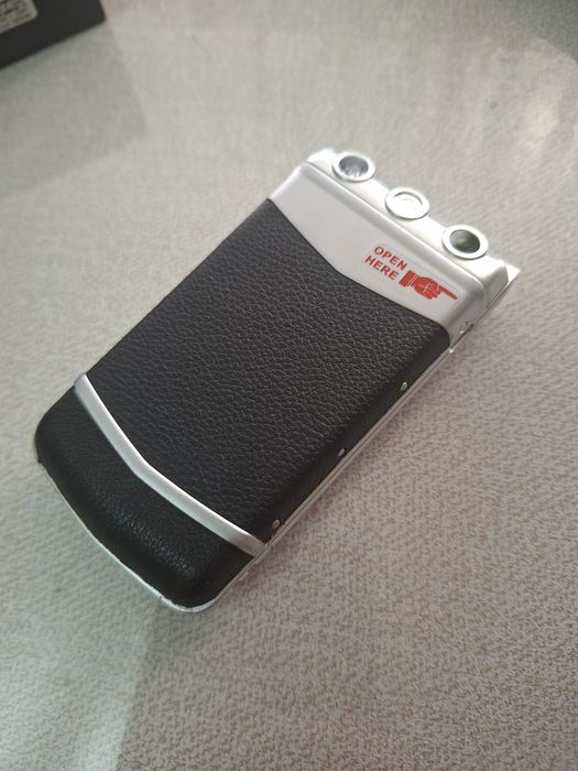 Yengi Vertu yaxta 77