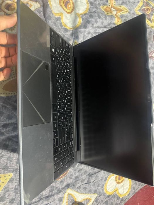 Intel Celeron 8 GB ram 512 gb