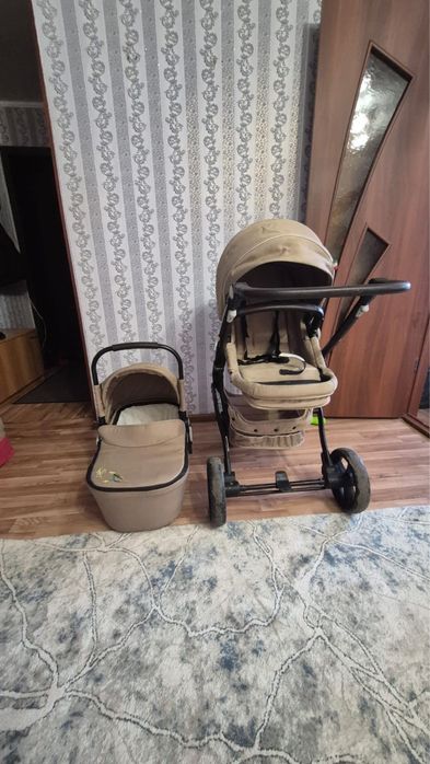 Детский коляска, стульчик для кормления