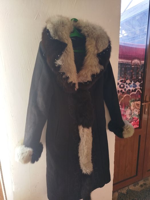 Palto 46 48 razmeri hamma joyi butun yangidek