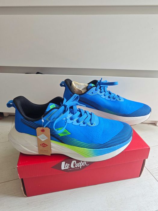 нови маратонки Lee Cooper 44 номер с кутия