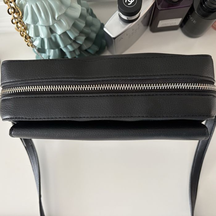 Продаю стильный кросс-боди Calvin Klein!