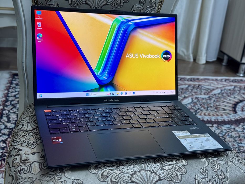 ASUS VivoBook / Core i7-13th Gen/ OLED 2K:Экран