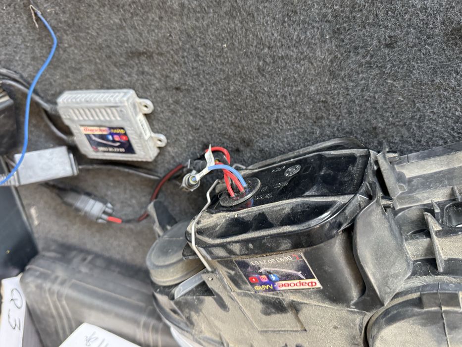 Фарове фар VW Touareg Xenon Valeo рециклиран във фарове лайф за монтаж