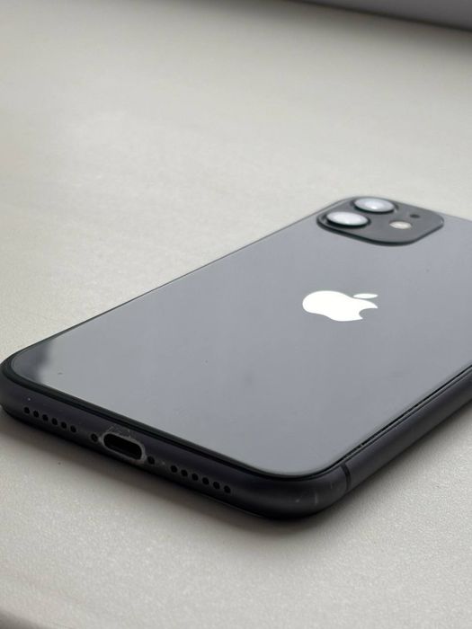 Продаю айфон ( iPhone 11 )