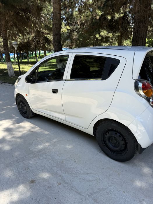 Chevrolet Spark 2011 — 2