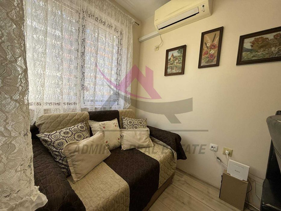 Двустаен-Лятно кино -Паркомясто