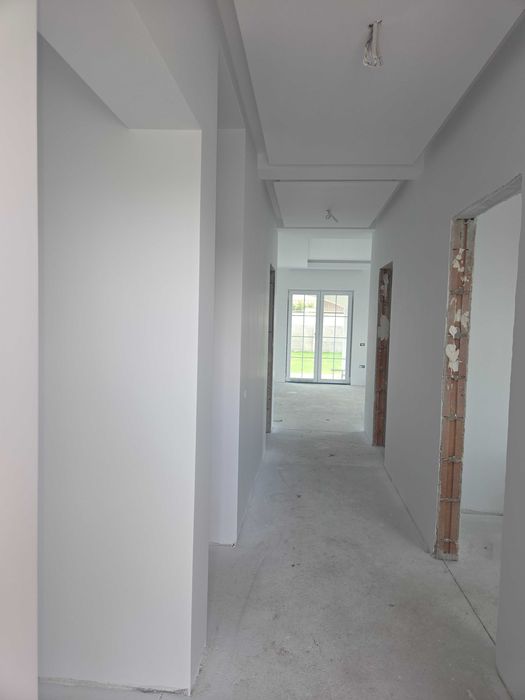 Casa jumatate duplex Mosnita Noua, pozitie excelenta, cartier Europa, toate utilitatile, proprietar