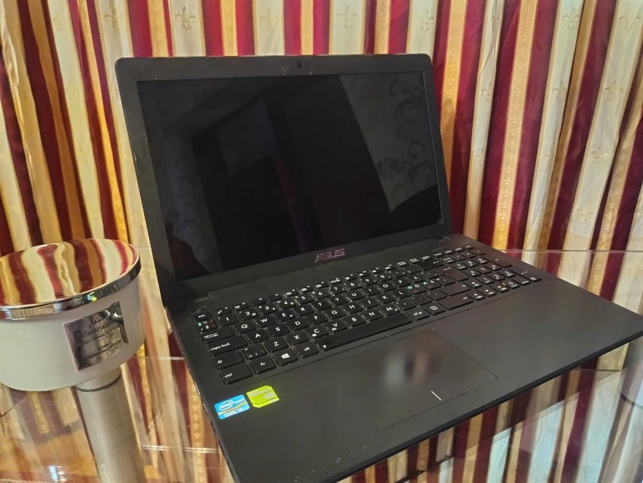 Laptop Asus X550C i5
