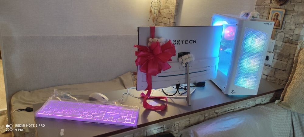 Keys monitor klava mishka.Igrovoy.