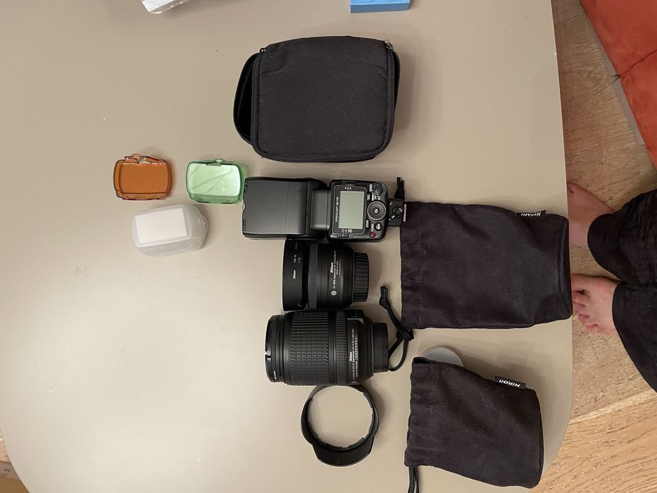 Set Nikon 2 obiective si blitz profesional