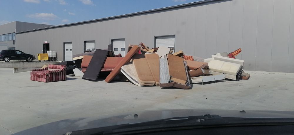 Debarasări apartamente\locuinte Deșeuri demolări moluz construcții