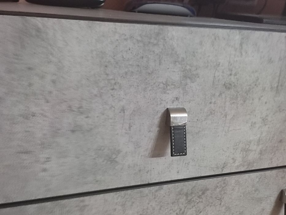 Продаю современный комод