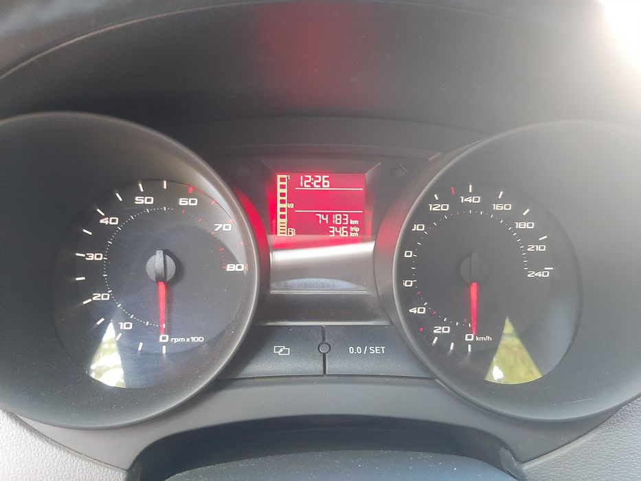 Vând autoturism Seat ibiza.