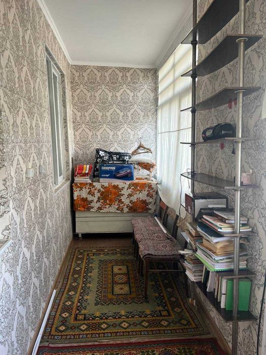 2 xonali kvartira sotiladi