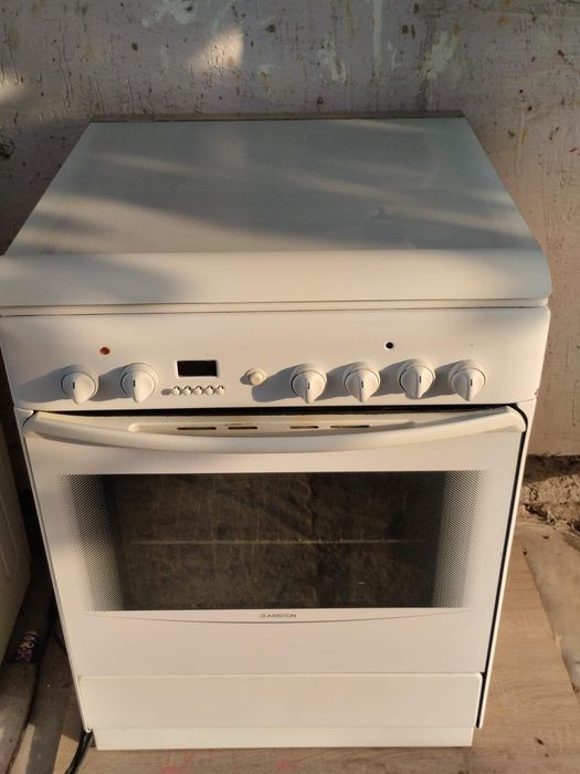 Газовая плита Ariston
