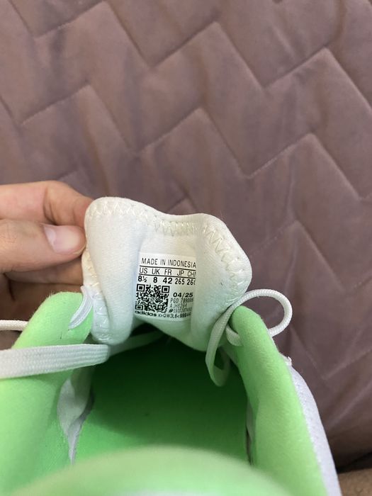 Продаю кроссовки футзалка