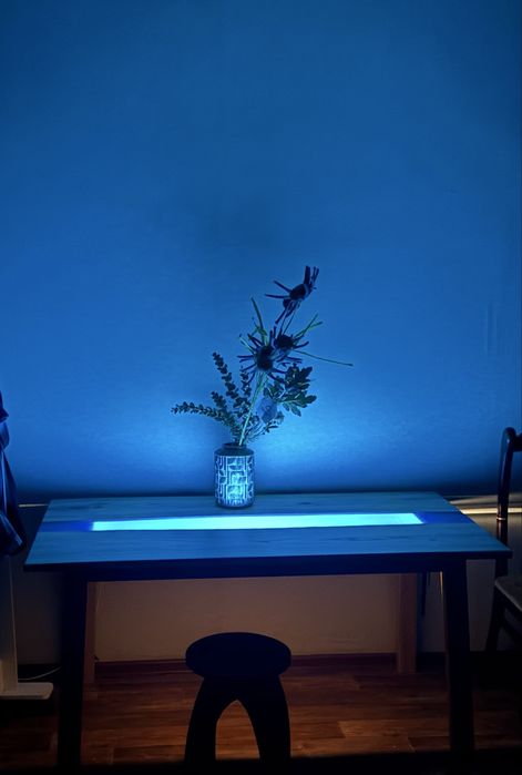 Стол из эпоксидной смолы