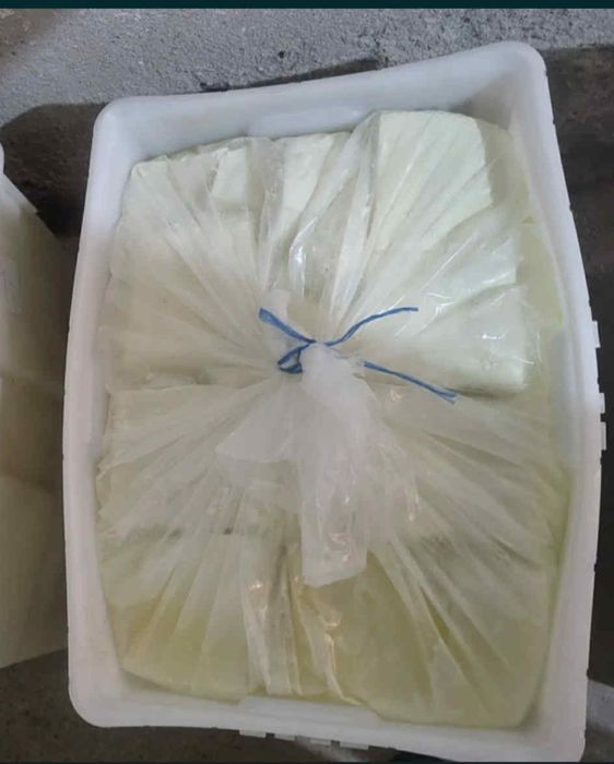 Vând brânză de oaie