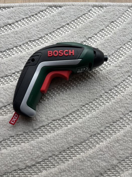 Акумулаторна отвертка Bosch IXO
