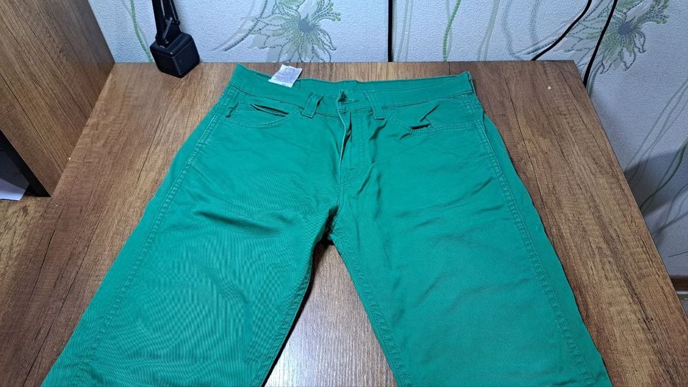 зелёные джинсы на мальчика и девочку