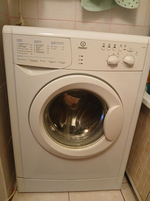 Продам стиральную машинку  indesit