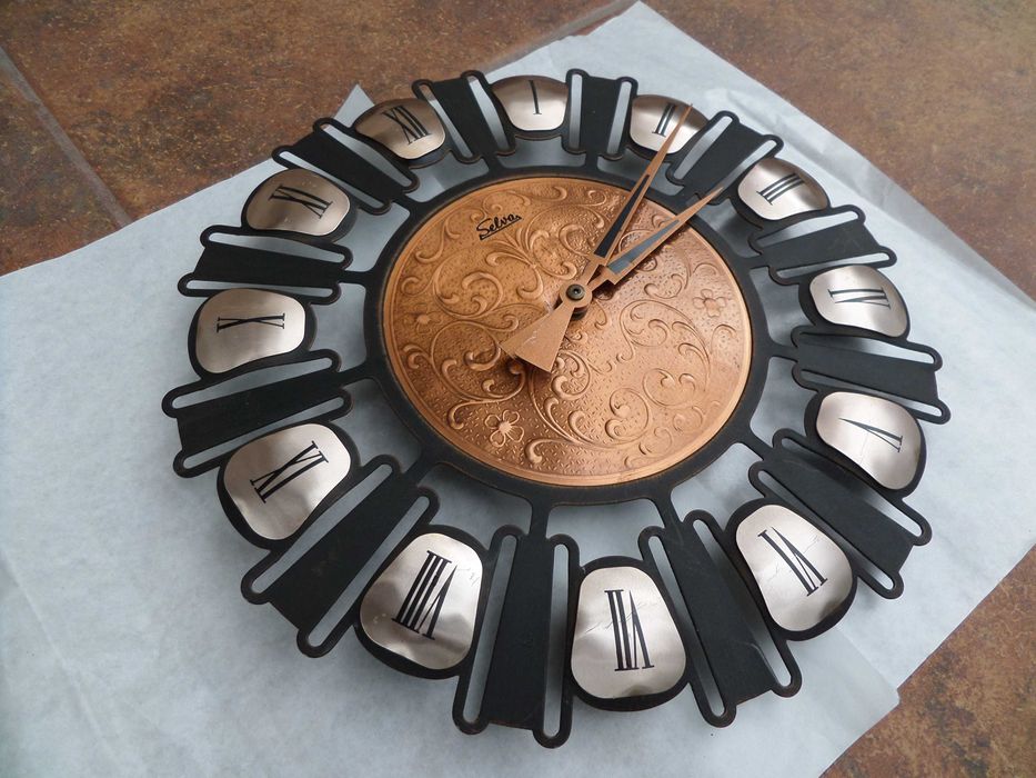 Ceas din arama cupru otel si alama frumos deosebit vintage