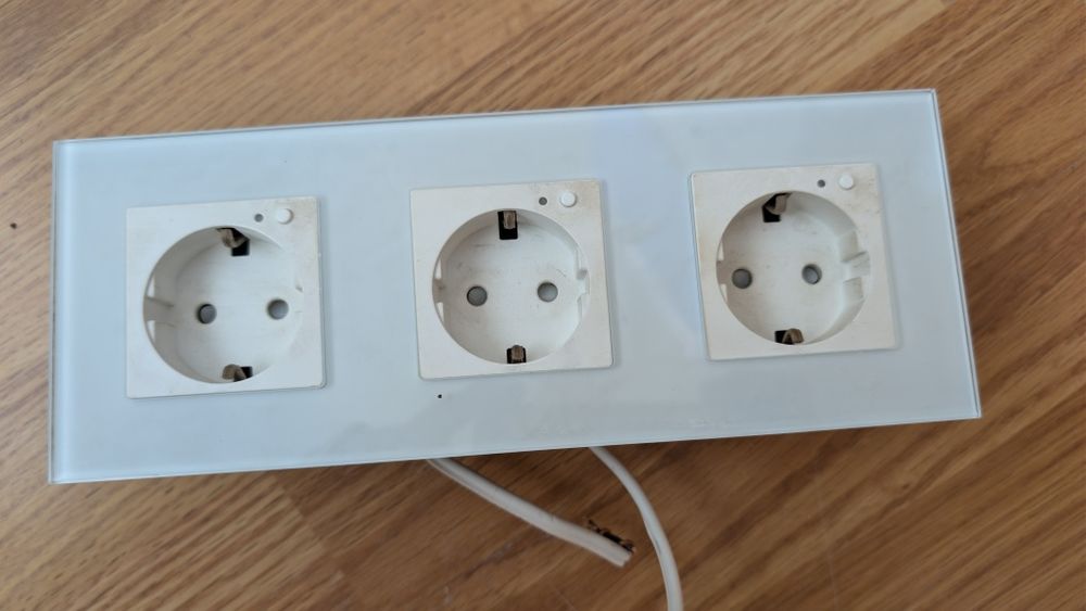 Смарт Контакти и Ключове (Стъклен панел/WiFi) – Tuya / Smart