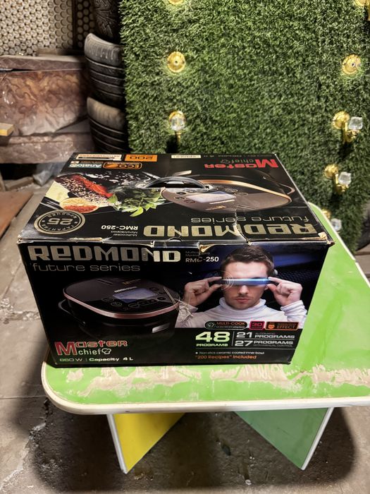 Мультиварка Redmond