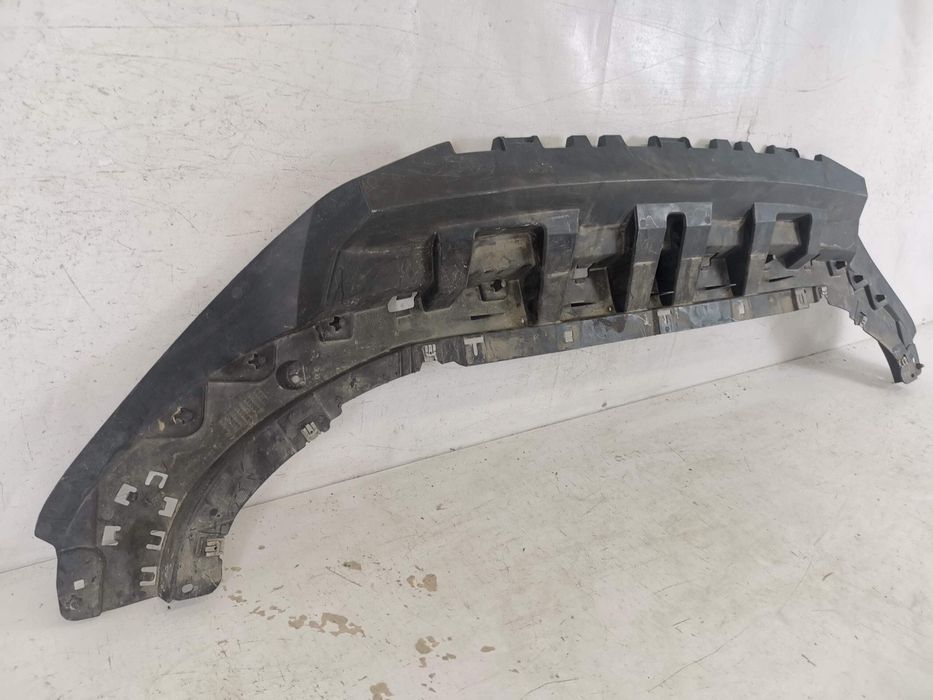 Ауди Q8 / Audi Q8 Original предпазен щит за предна броня в добро състо