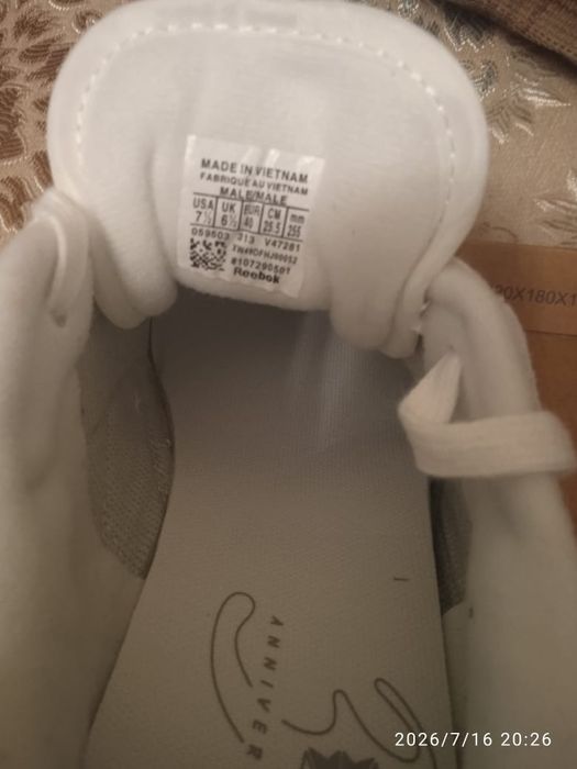 Кроссовки размер 39 REEBOK  оригинал