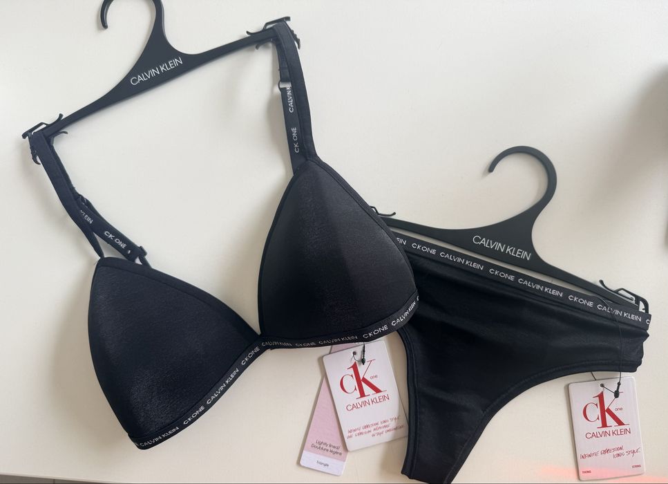 Комплект сутиен и прашки /S, L/ Calvin Klein