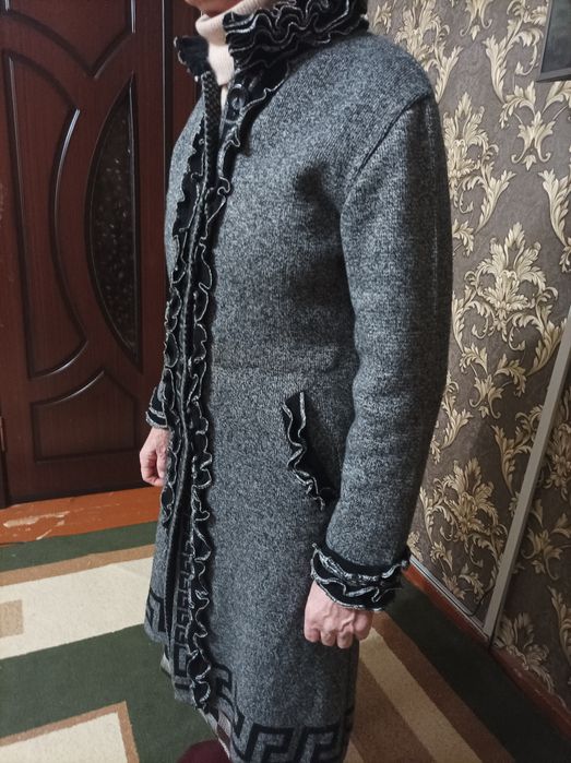 Кардиган привезная.Киргизия