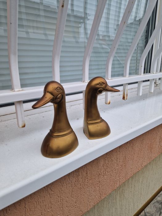 Чифт чудесни антикварни бронзови фигури статуетки стопери книги