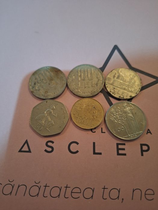 Vând bancnote vechi pentru colecționari
