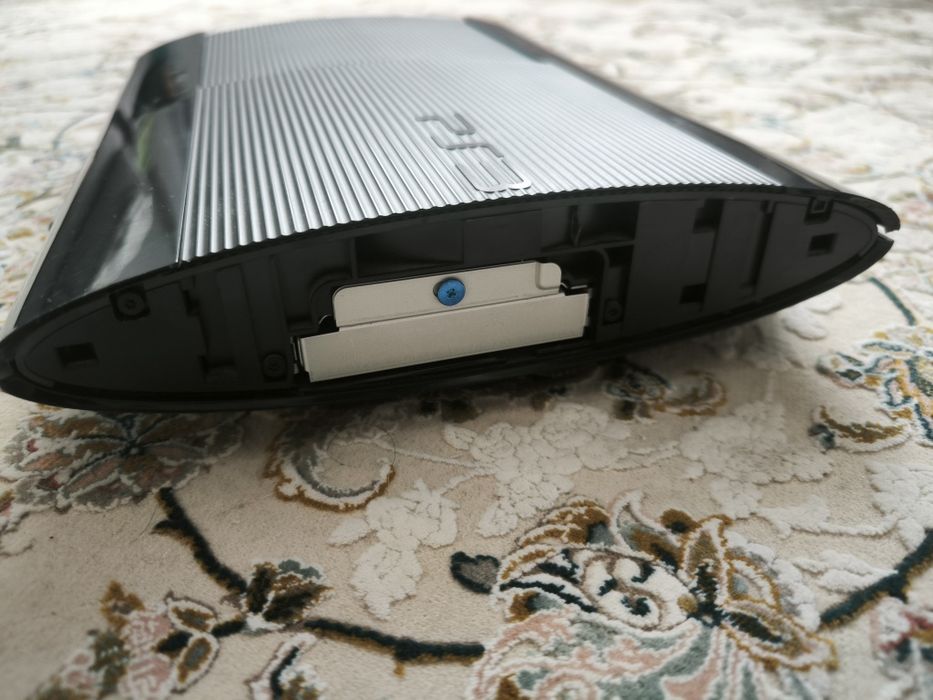 PlayStation 3 Super Slim 500GB