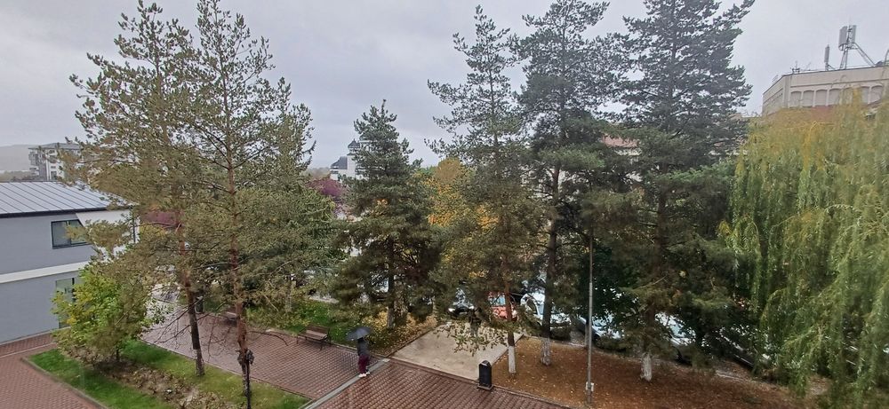 Apartament 3 camere centru etajul 2