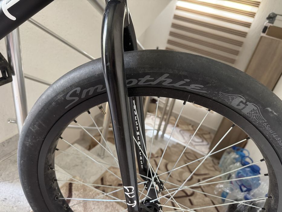 BMX уникаттт 24 цолови гуми перфектно състояние много малко използванн