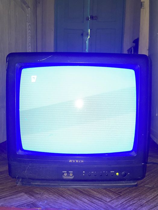 Телевизор Rubin 37M06-2  рабочий