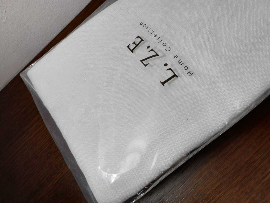 Vand perdea alba model in