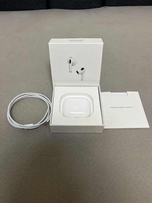 Apple AirPods pro 3 with Magsafe Charging Case