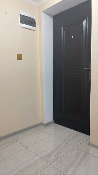 Дава се под наем гарсониера на ет.1 в ж.к.Плиска